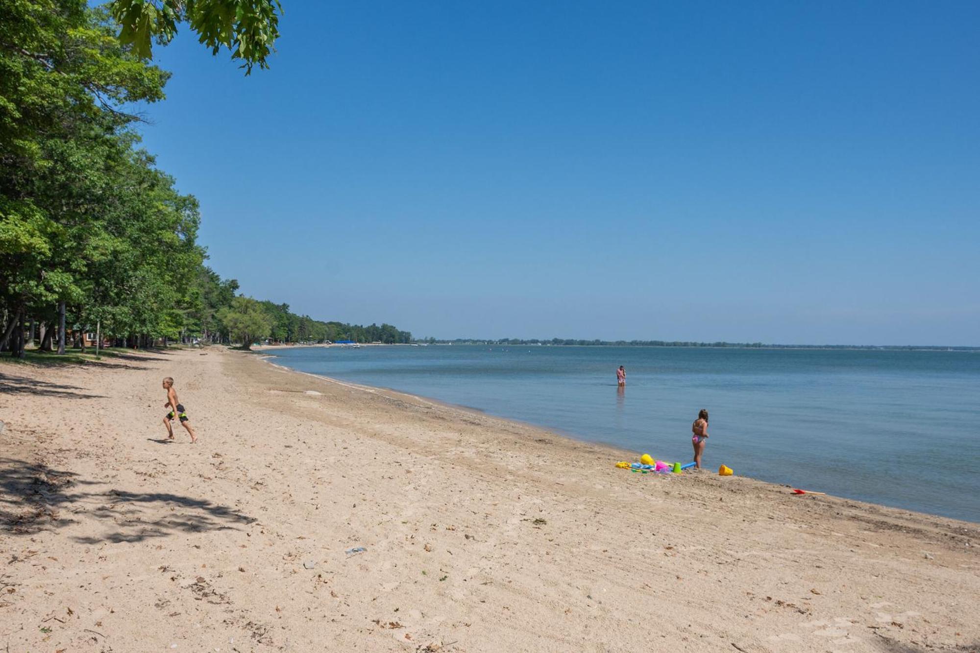 Cozy Home Lake Huron II Au Gres Esterno foto